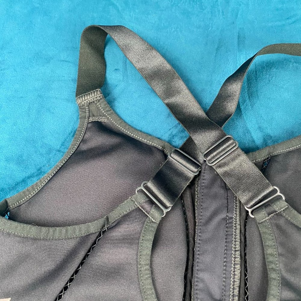 Fabletics Zoe High Impact Sports Bra - Picture 8 of 9